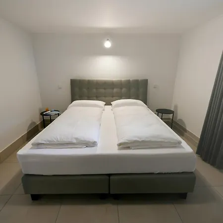 Haus Christa 1 *